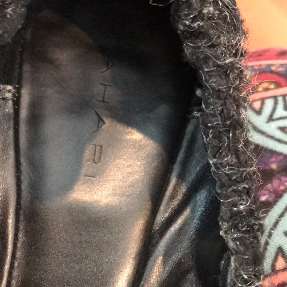 Tahari patent leather and boucle black flats - Picture 5 of 5